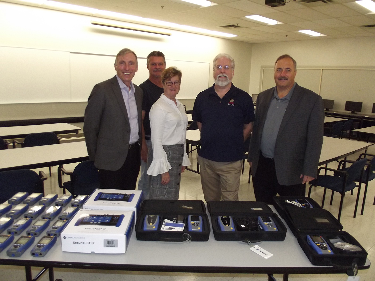 IDEAL Networks donate testers to support training for electricians in Toronto A